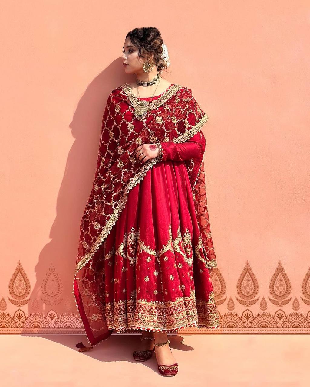 Enchanting Embroidered Georgette: A Timeless Faux Gown Ensemble with Sleeves and Luxurious Dupatta